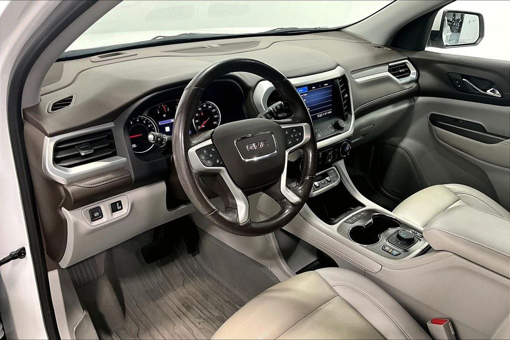 2022 GMC Acadia SLT
