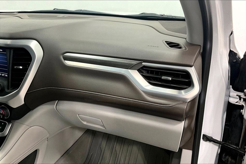 2022 GMC Acadia SLT