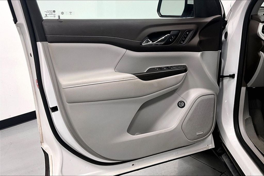 2022 GMC Acadia SLT