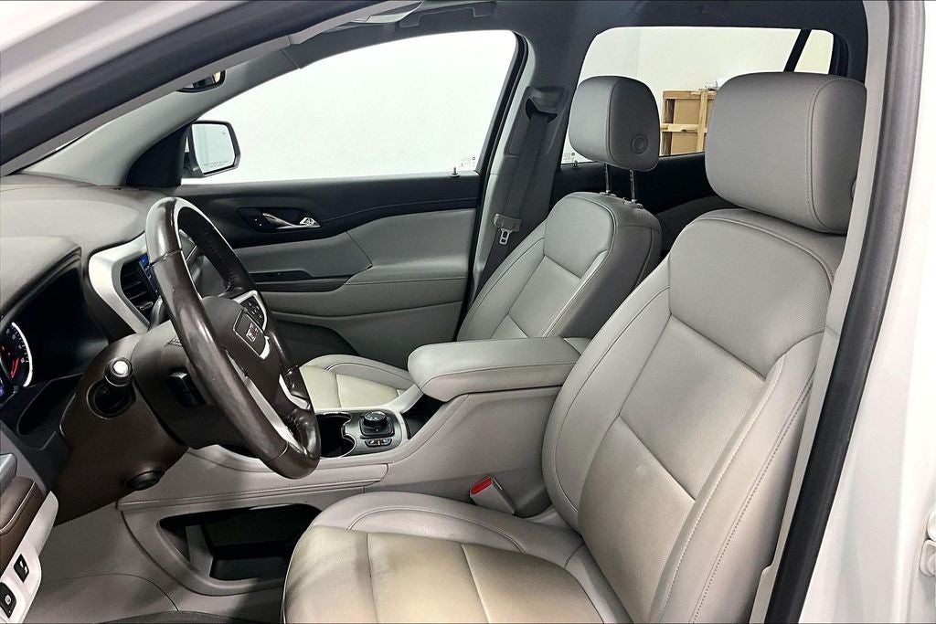 2022 GMC Acadia SLT