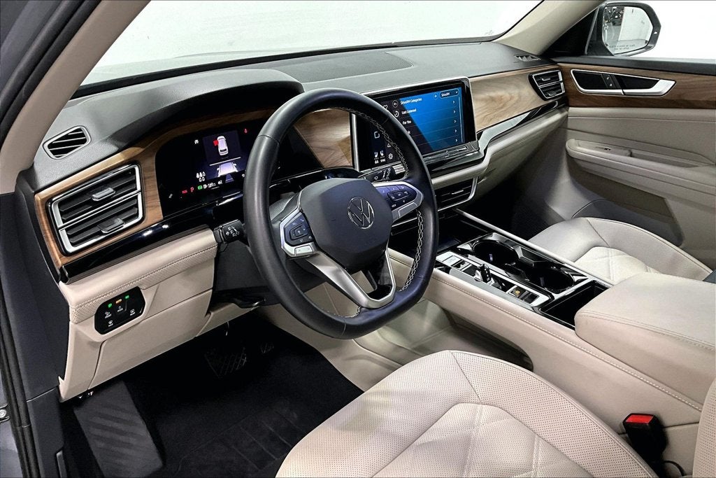 2025 Volkswagen Atlas 2.0T SE w/Technology
