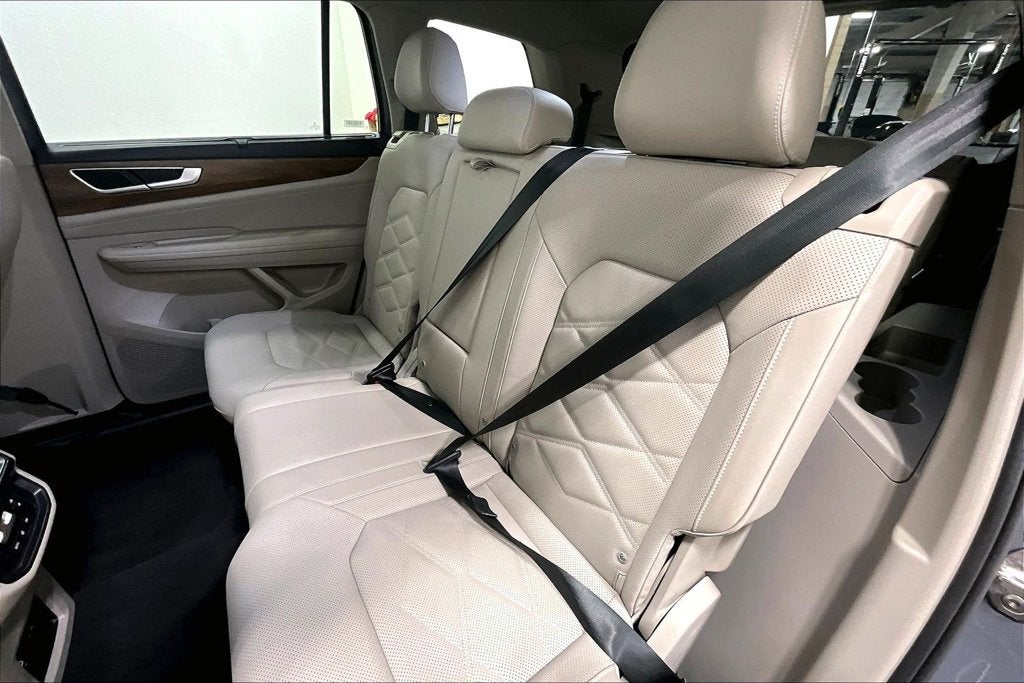 2025 Volkswagen Atlas 2.0T SE w/Technology