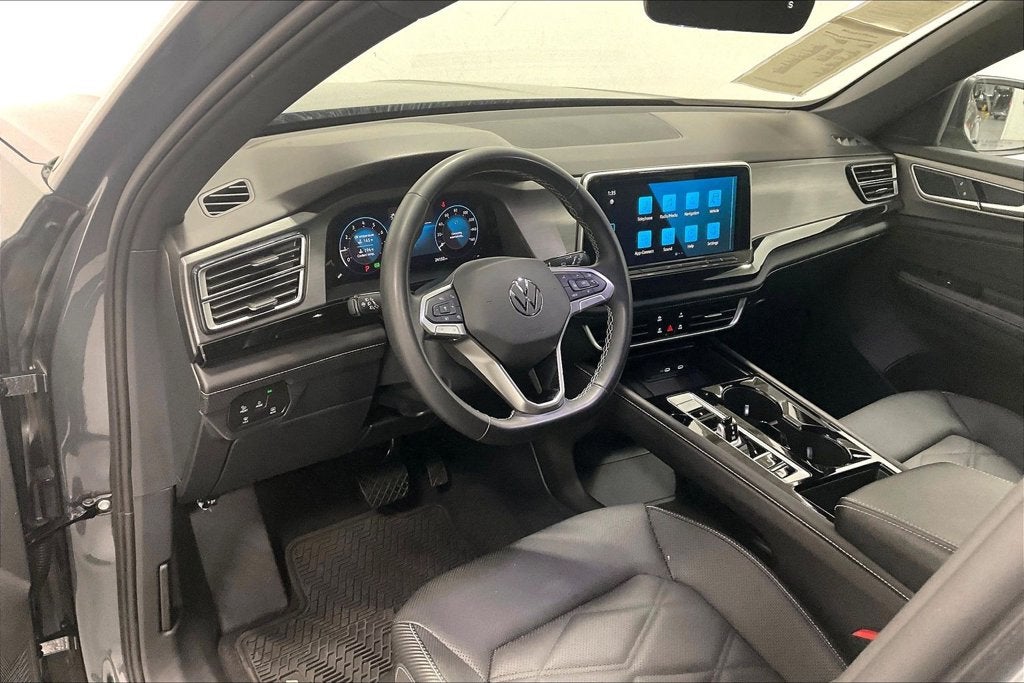 2025 Volkswagen Atlas Cross Sport 2.0T SE w/Technology