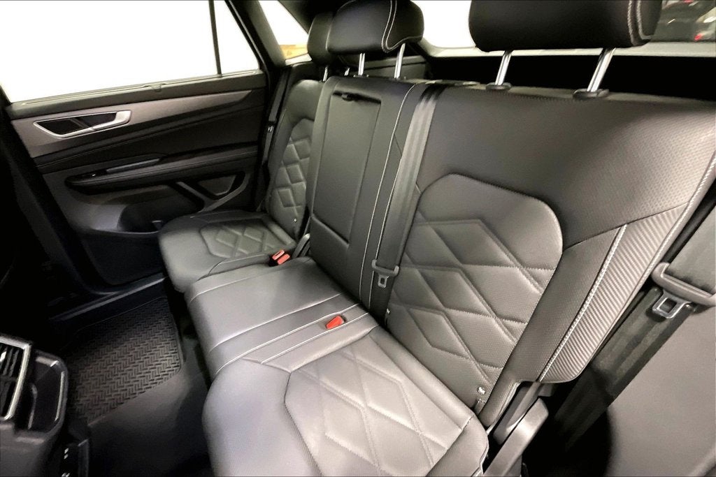 2025 Volkswagen Atlas Cross Sport 2.0T SE w/Technology
