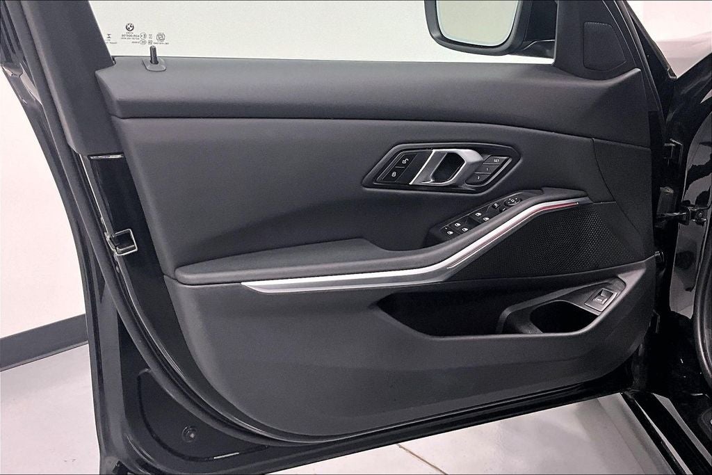 2025 BMW 3 Series 330i xDrive