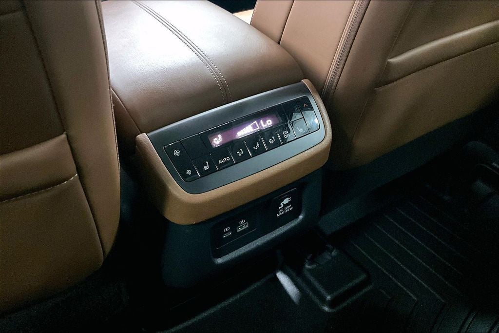 2023 Nissan Pathfinder Platinum