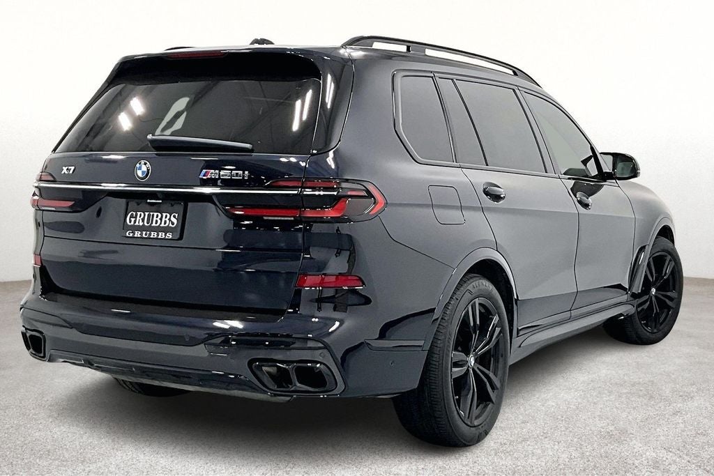 2023 BMW X7 M60i