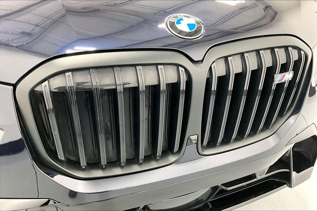2023 BMW X7 M60i