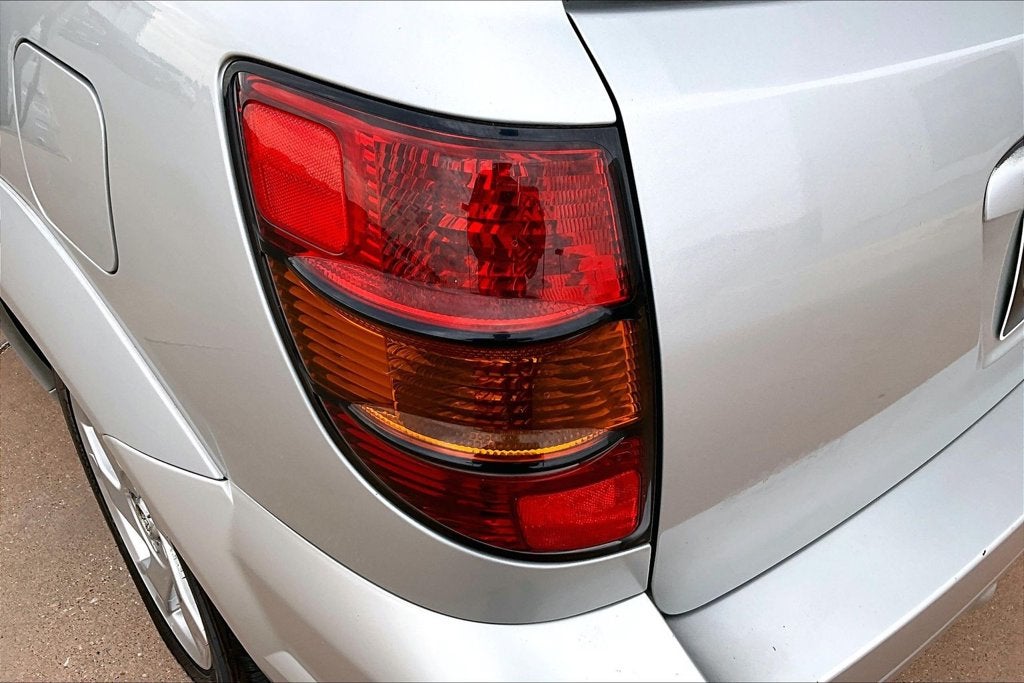 2004 Pontiac Vibe Base