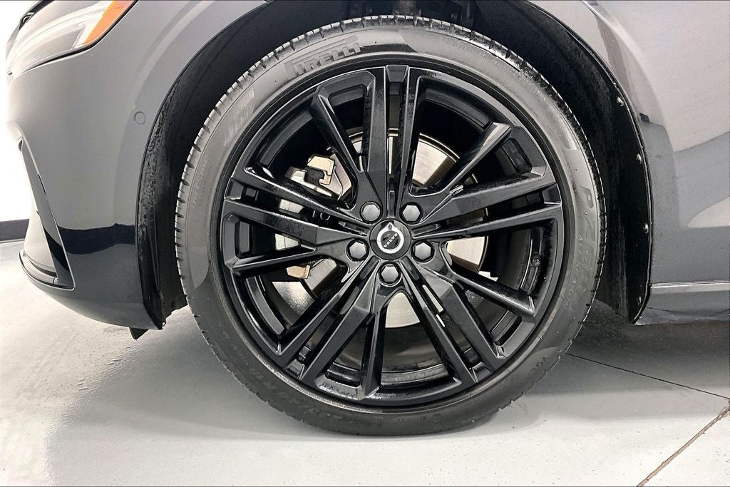 2024 Volvo S60 B5 Plus Black Edition