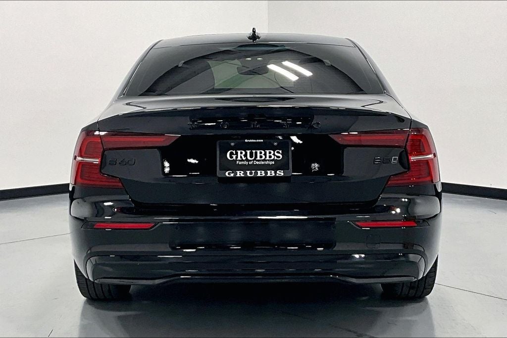 2024 Volvo S60 B5 Plus Black Edition