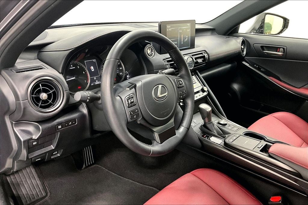 2024 Lexus IS 300