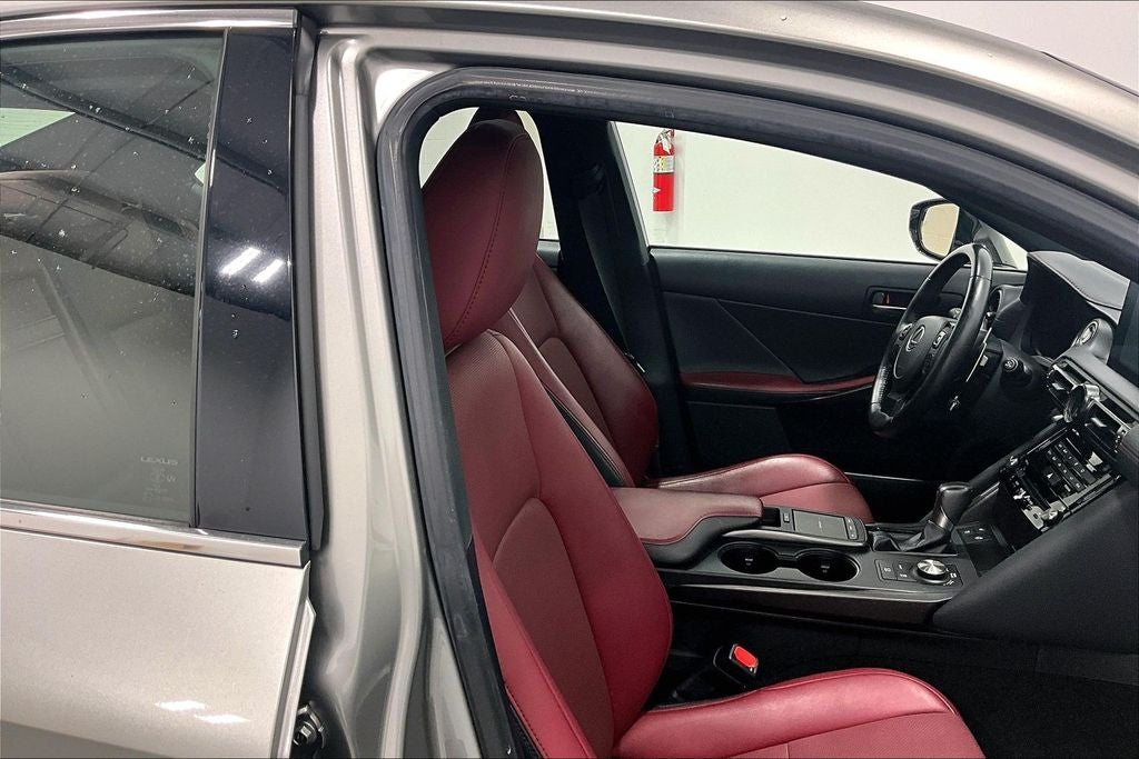 2023 Lexus IS 300