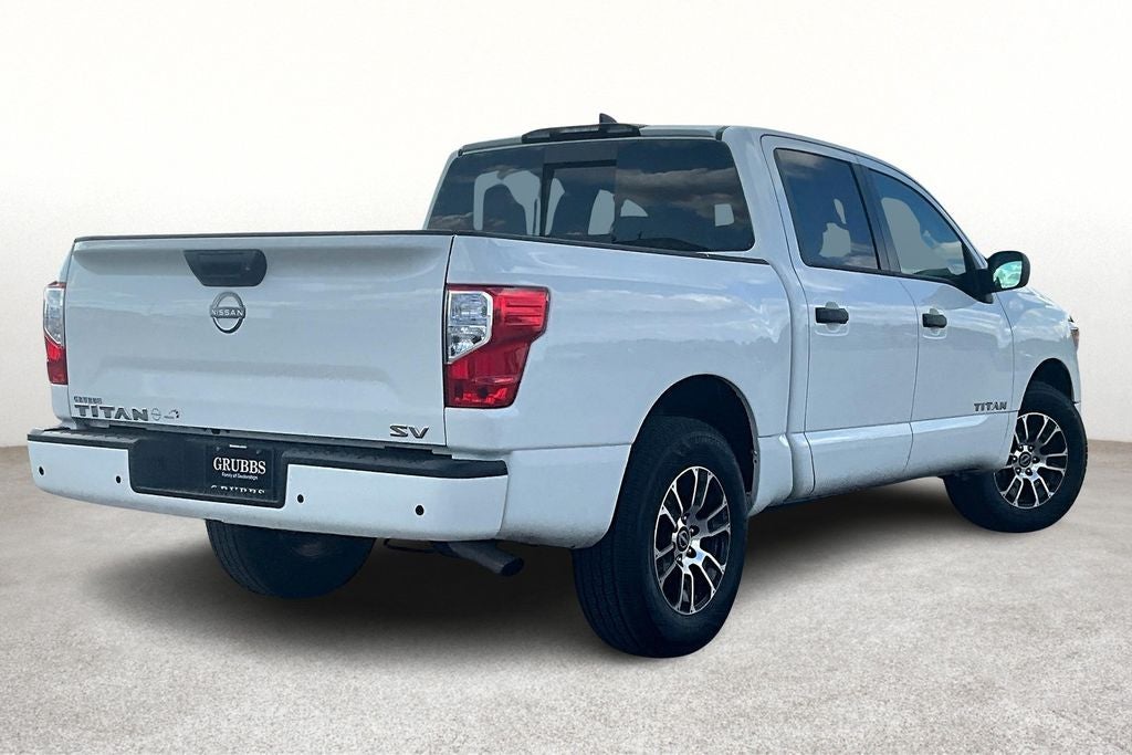 2023 Nissan Titan SV