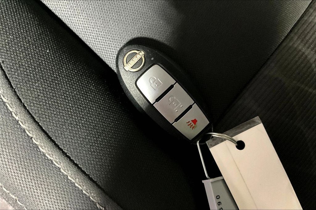 2023 Nissan Titan SV