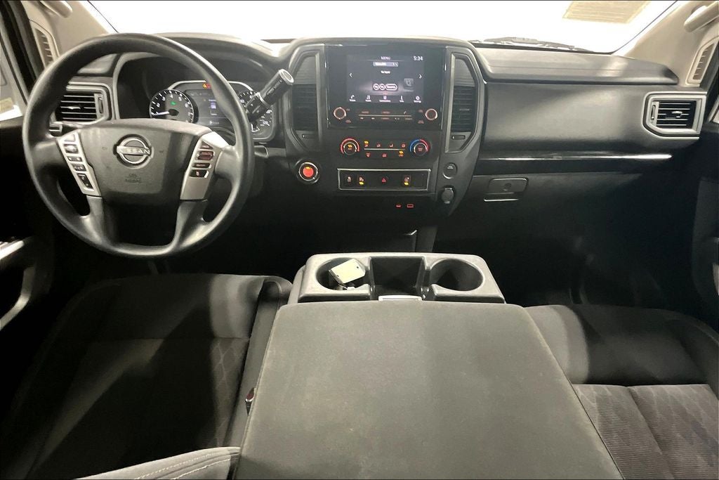 2023 Nissan Titan SV