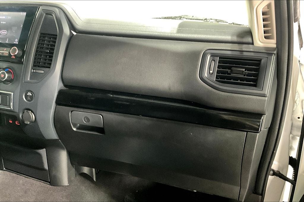 2023 Nissan Titan SV