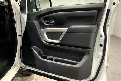 2023 Nissan Titan SV