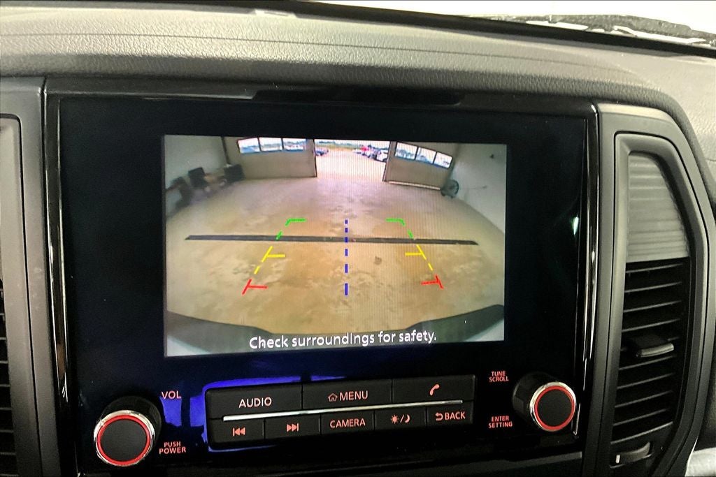 2023 Nissan Titan SV