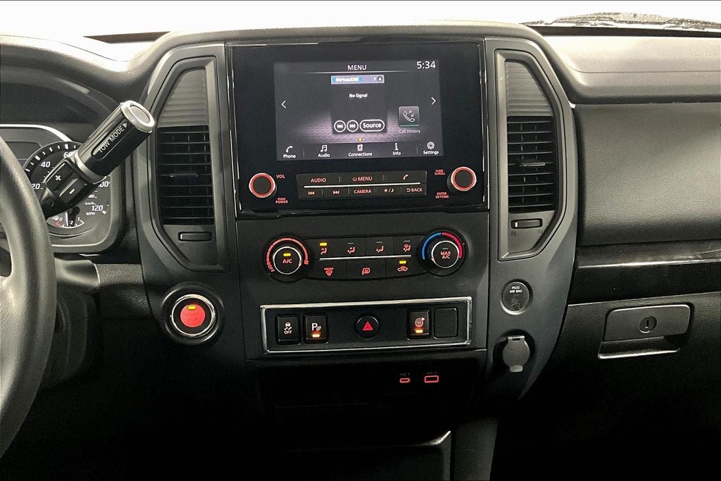 2023 Nissan Titan SV