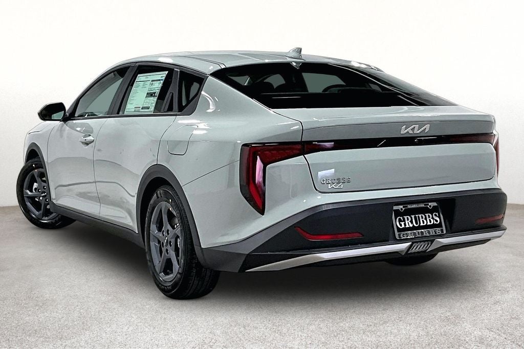 2026 Kia K4 LXS