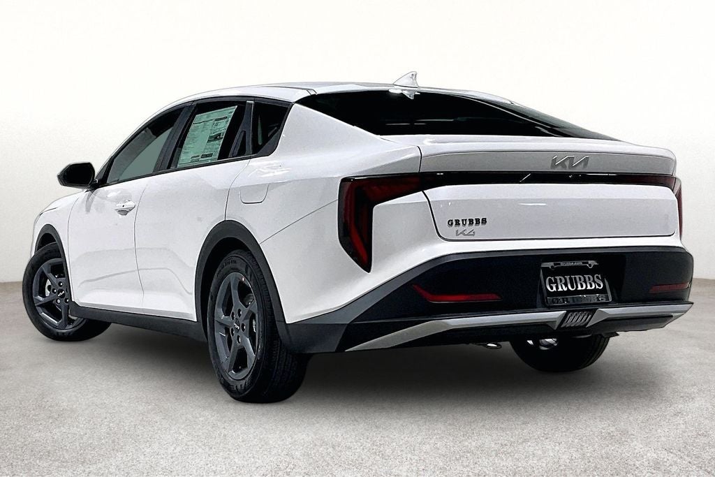 2026 Kia K4 LXS