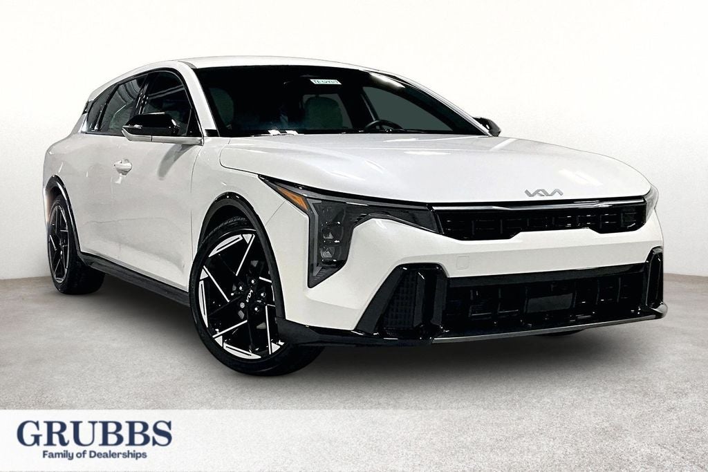 2026 Kia K4 GT-Line AT Hatchback's photo