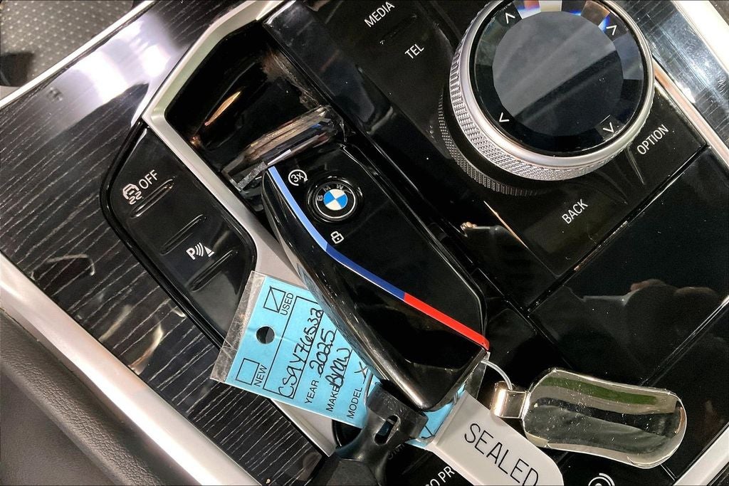 2025 BMW X6 M60i