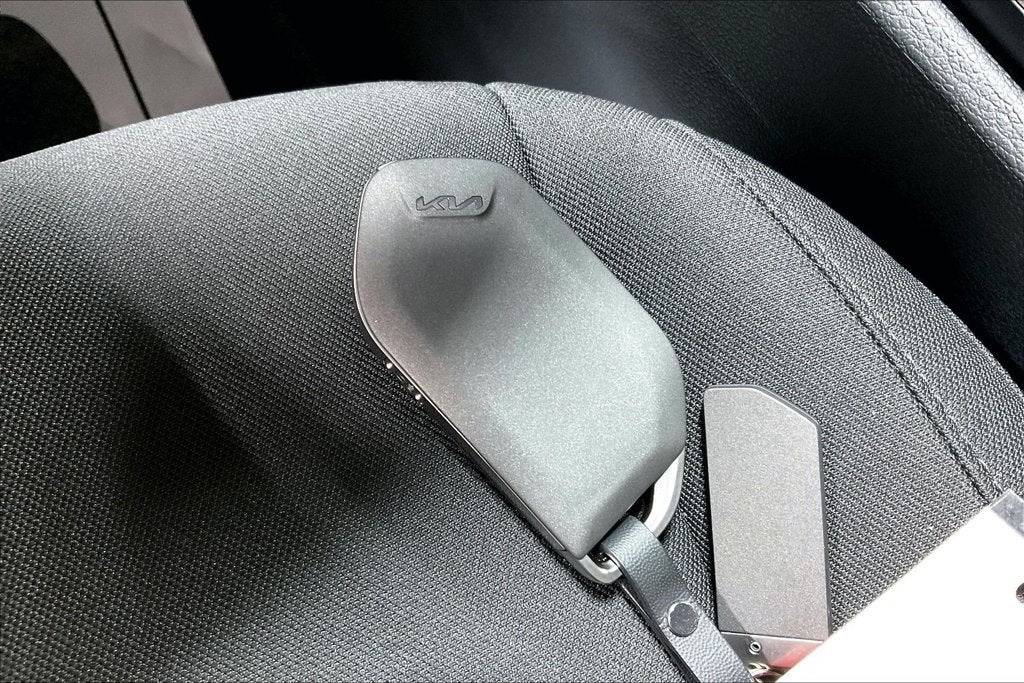 2027 Kia Sportage LX