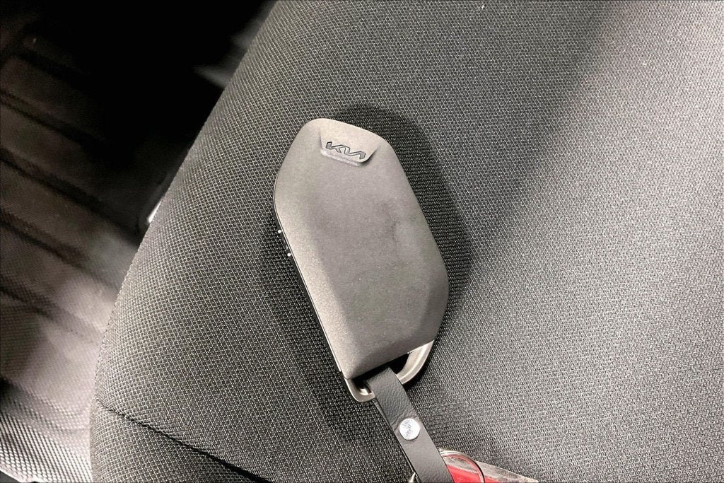 2027 Kia Sportage Hybrid LX