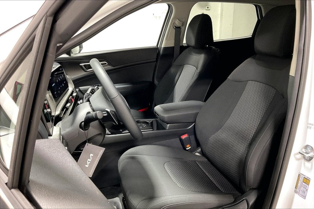 2027 Kia Sportage Hybrid LX