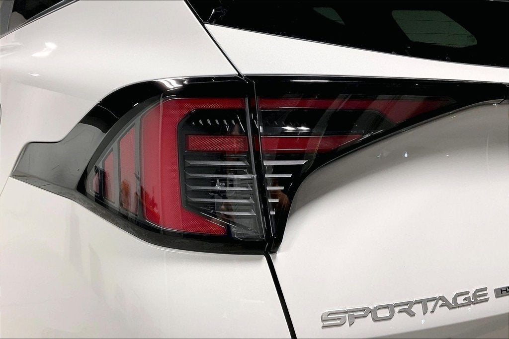 2027 Kia Sportage Hybrid LX