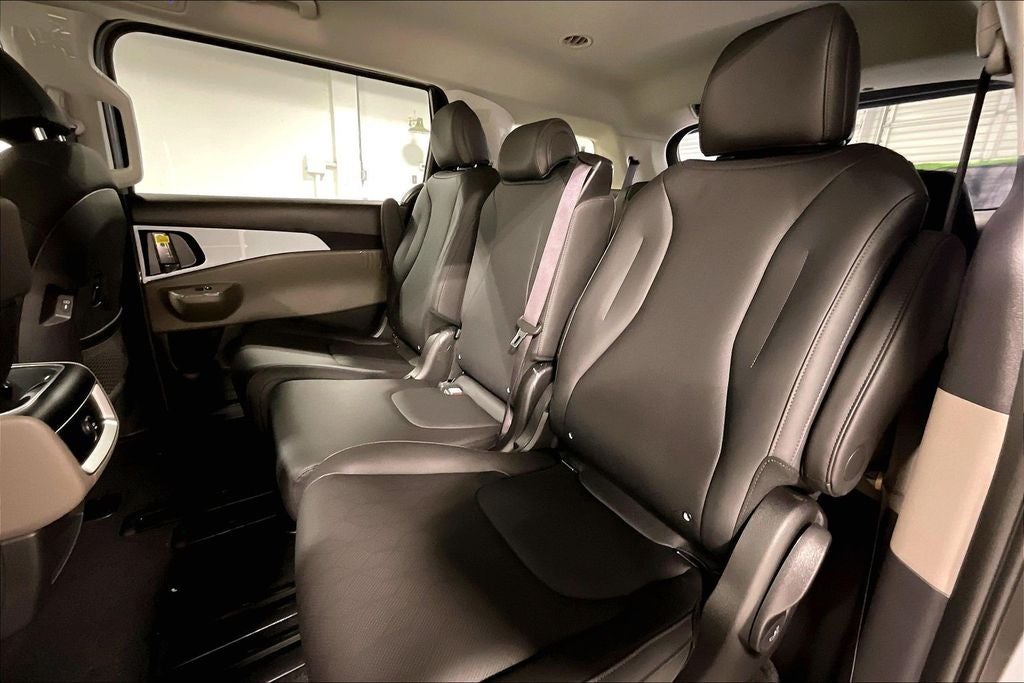 2027 Kia Carnival LXS