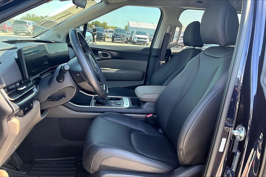 2025 Kia Carnival LXS