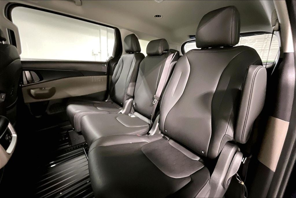 2027 Kia Carnival LXS