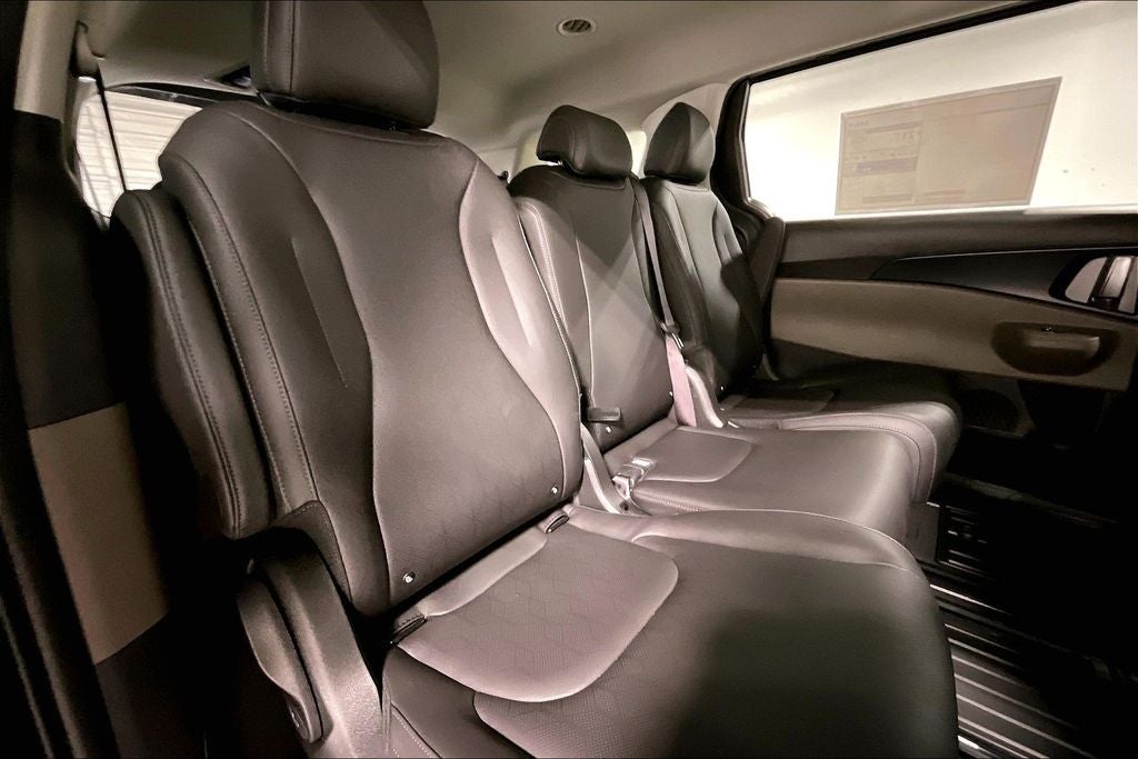 2027 Kia Carnival LXS