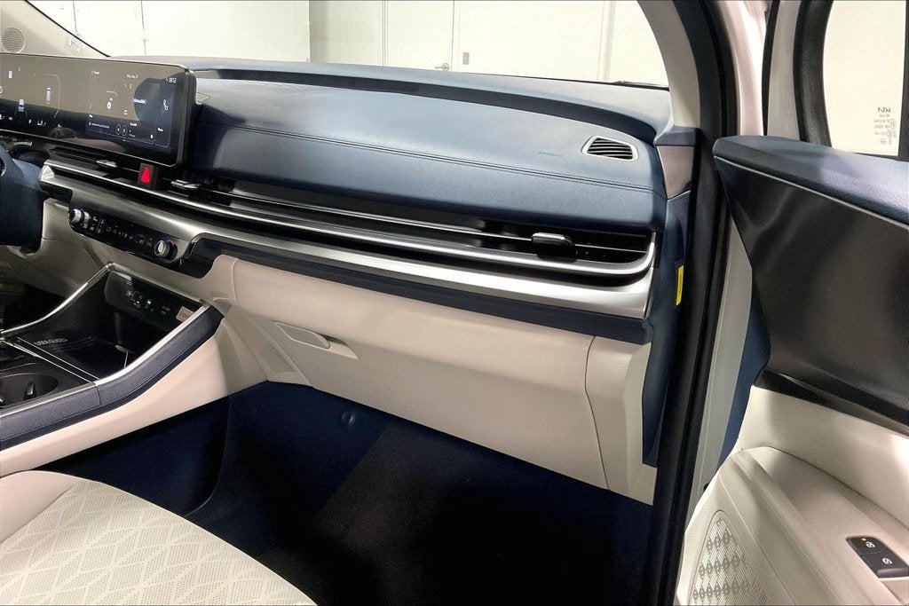 2027 Kia Carnival SX