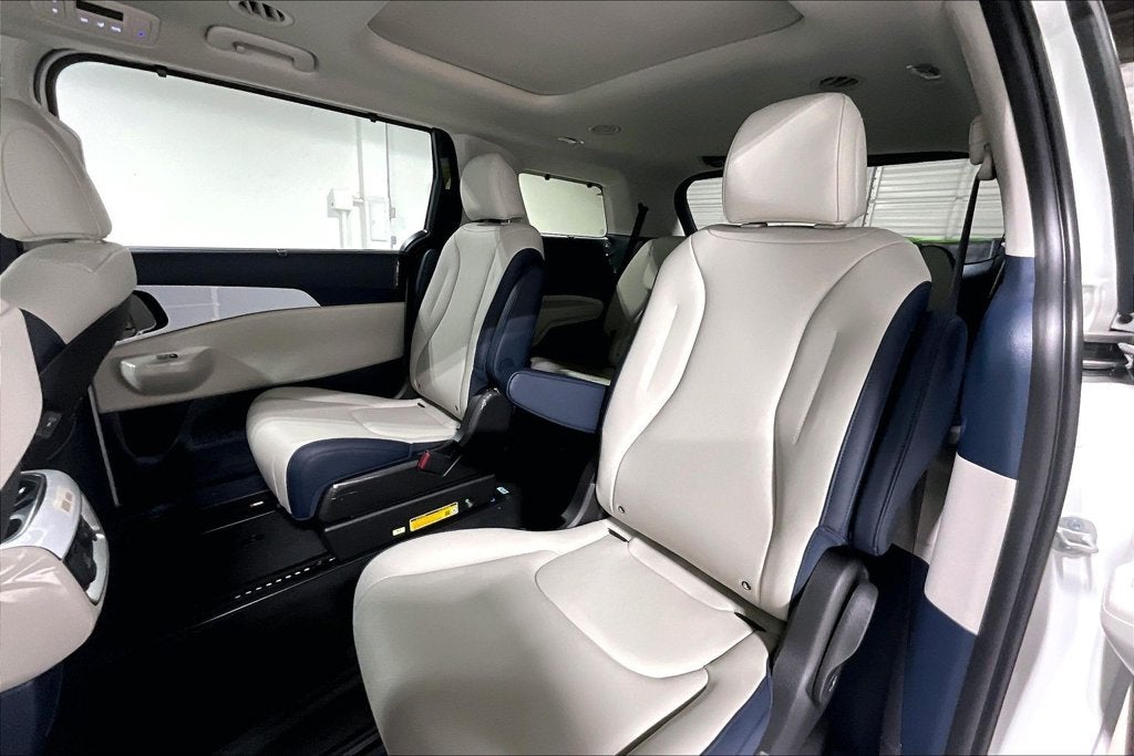 2027 Kia Carnival SX