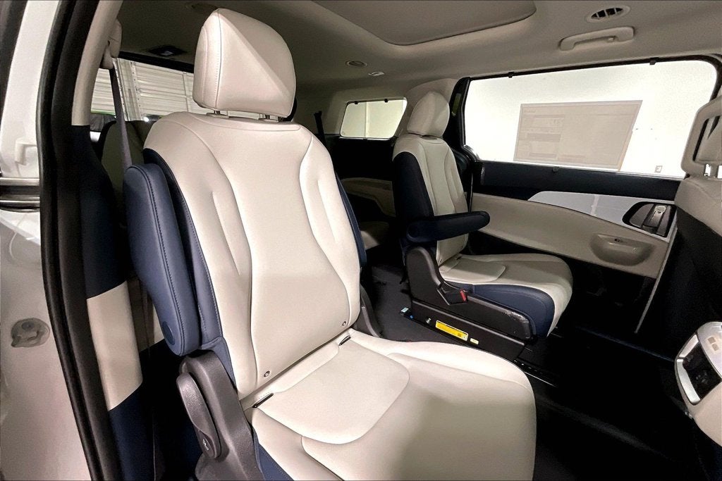 2027 Kia Carnival SX