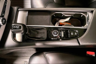 2021 Volvo XC90 T5 Momentum