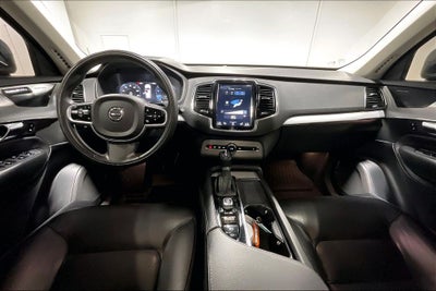 2021 Volvo XC90 T5 Momentum