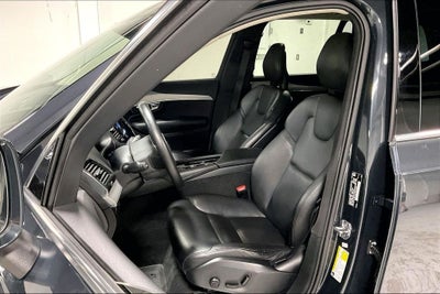 2021 Volvo XC90 T5 Momentum