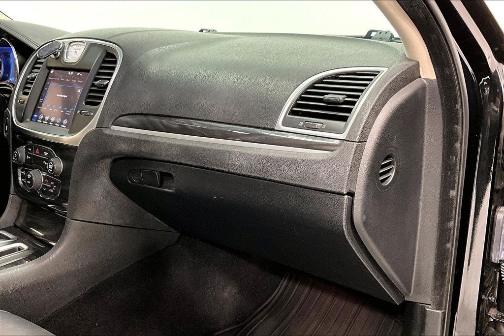 2021 Chrysler 300 Touring
