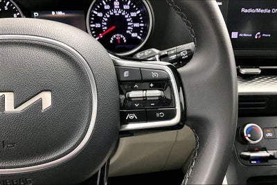 2024 Kia Carnival LX
