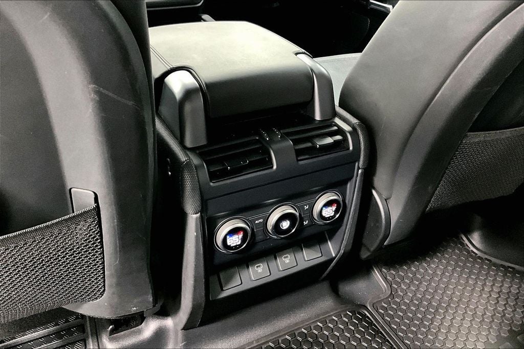 2024 Land Rover Defender 110 Carpathian Edition