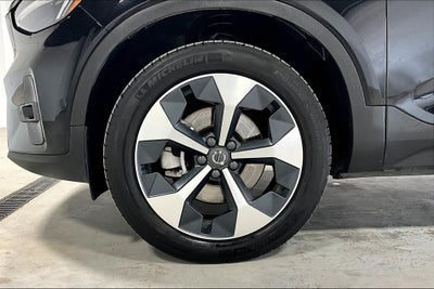 2024 Volvo XC40 B5 Plus Bright Theme
