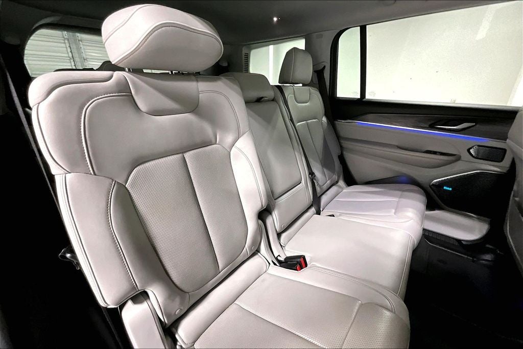 2021 Jeep Grand Cherokee L Overland 4x2