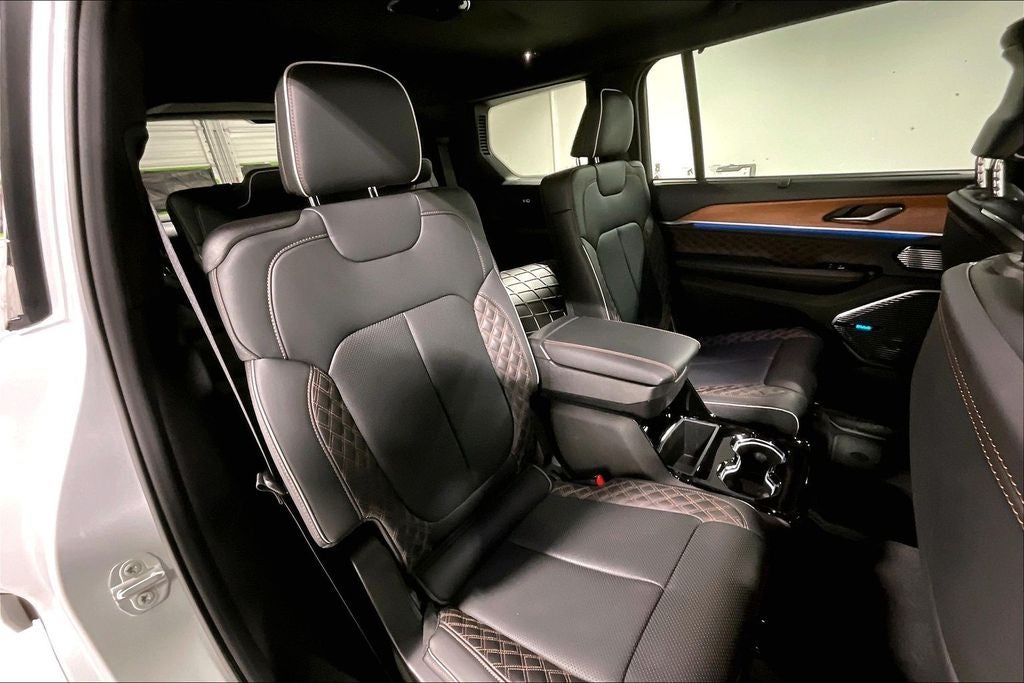 2022 Jeep Grand Cherokee L Summit Reserve 4x4