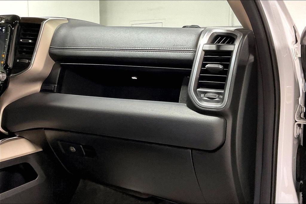 2021 RAM 1500 Laramie Crew Cab 4x4 5'7' Box