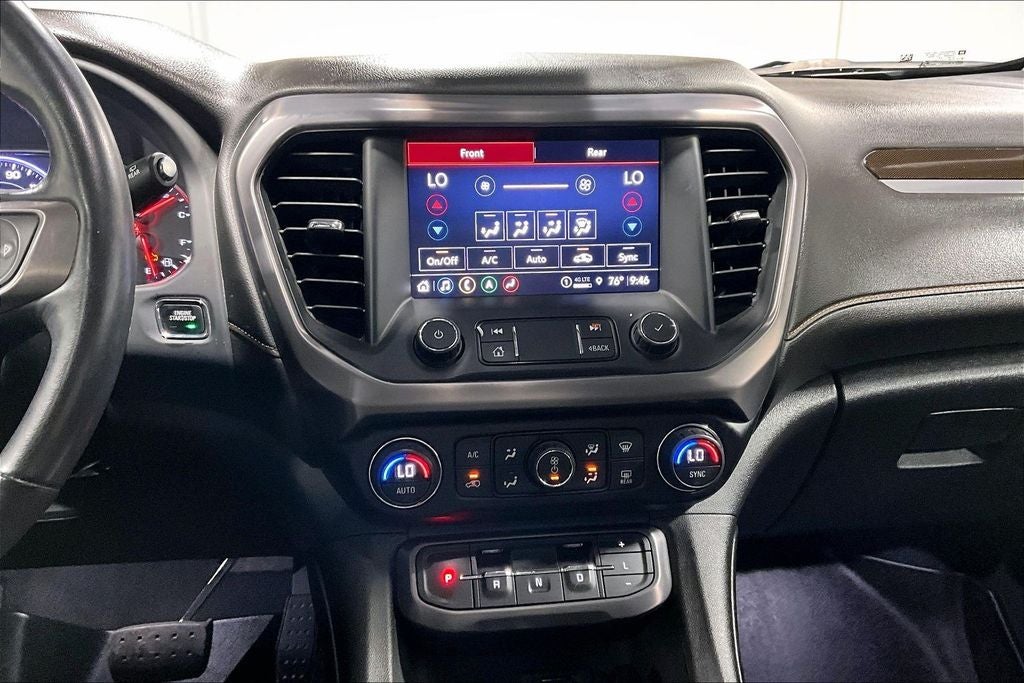 2022 GMC Acadia AWD AT4